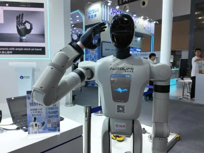 AutoLife Brings Commercial Embodied-Intelligence Robots to WAIC 2026 event image 2